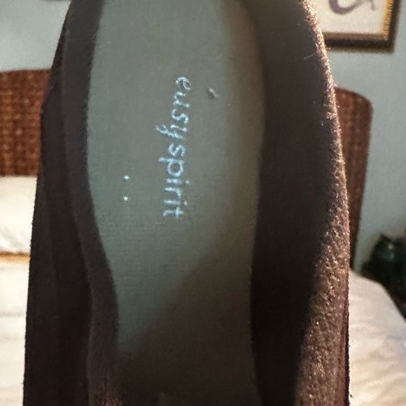 Easy Spirit Dark Brown Slip-On Shoes - Picture 6 of 8